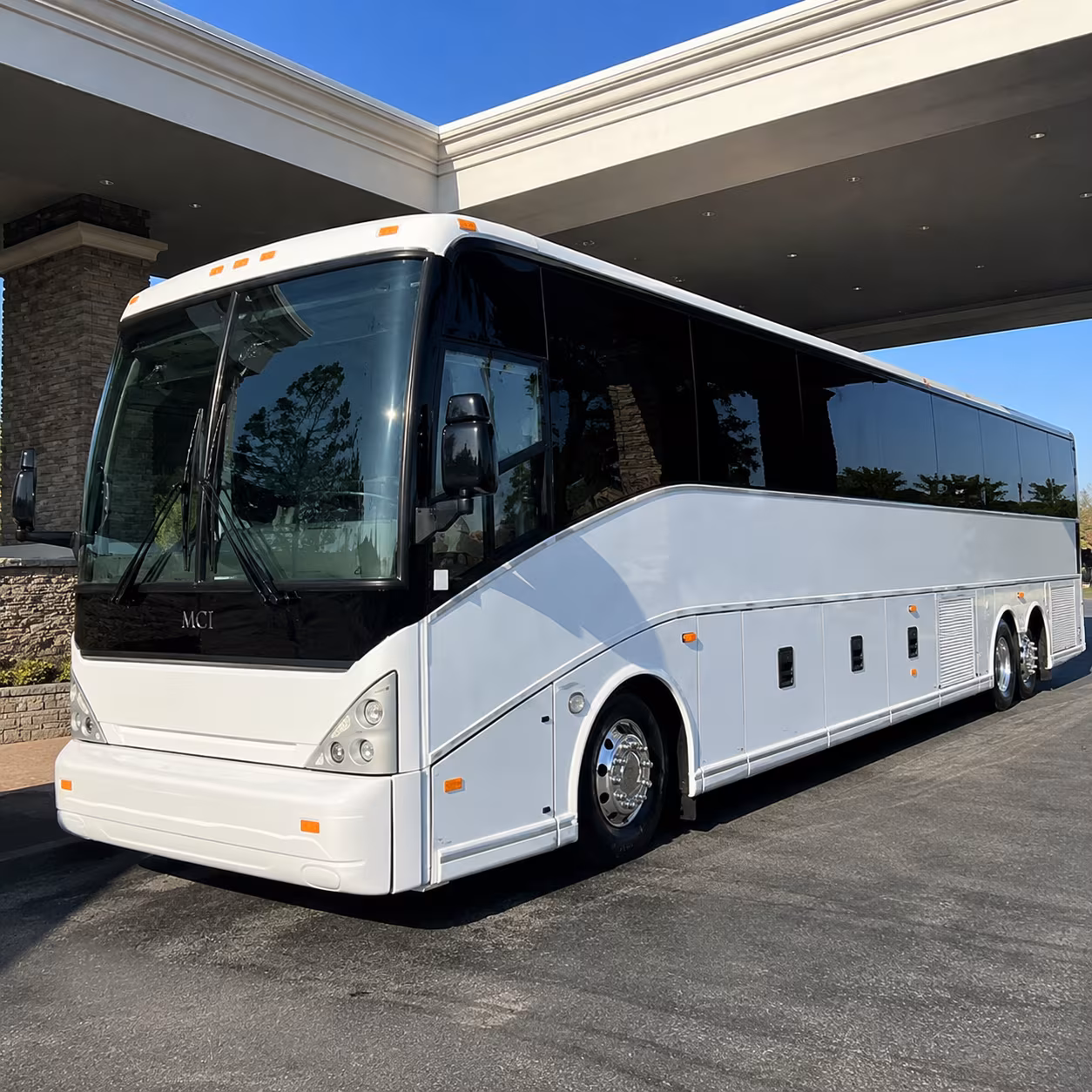 rialto employee shuttle buses to the metrolink station and transit hubs