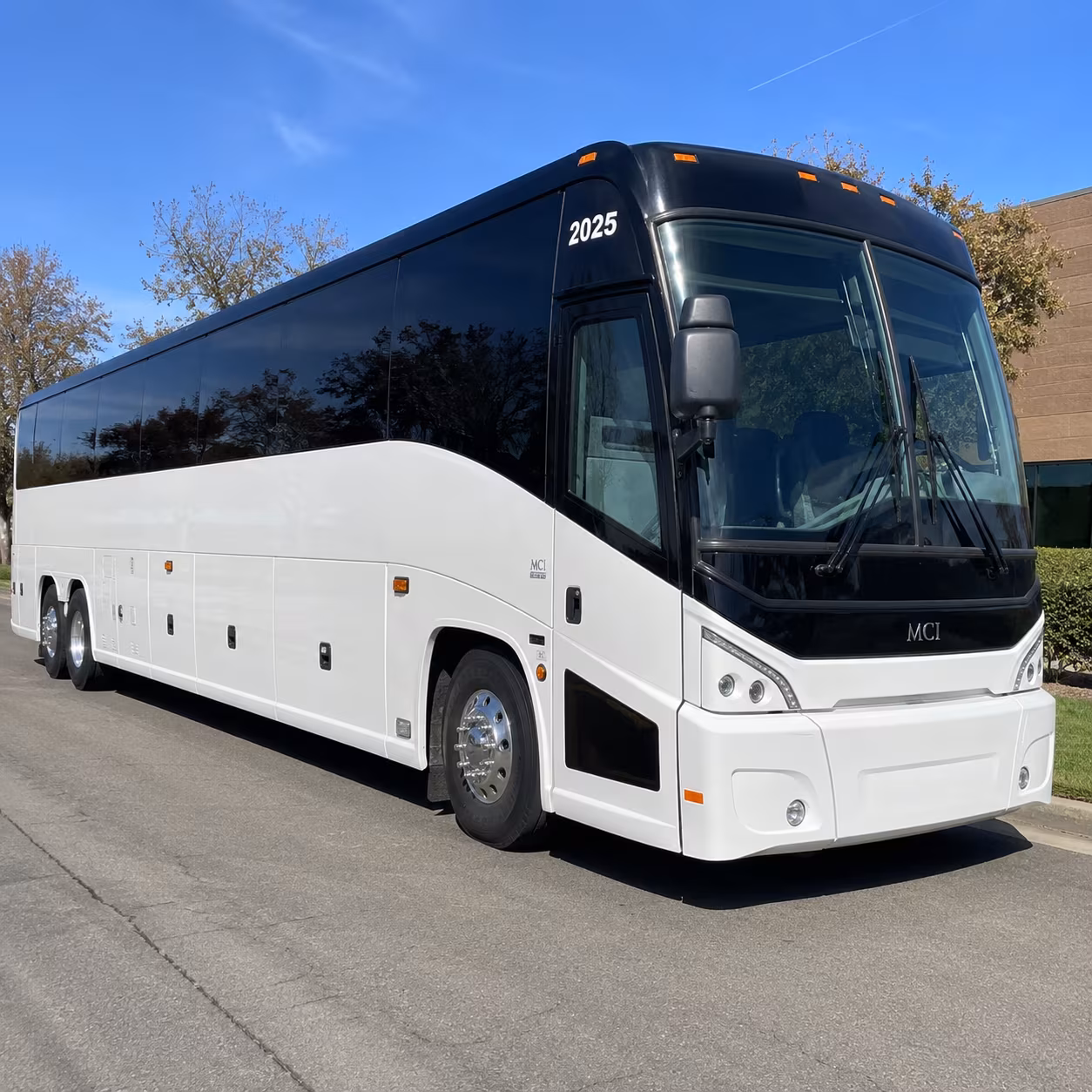 smooth wedding and quinceanera buses for your special day