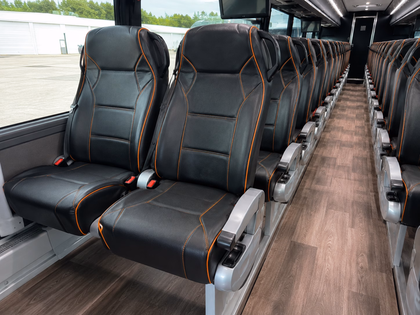 sprinter van and minibus rentals for small group wine tours near rialto